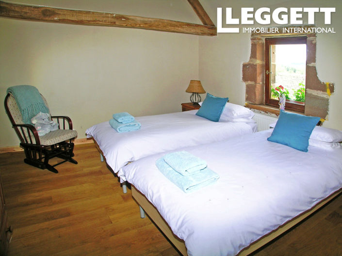 Image No.8-4 Bed House for sale