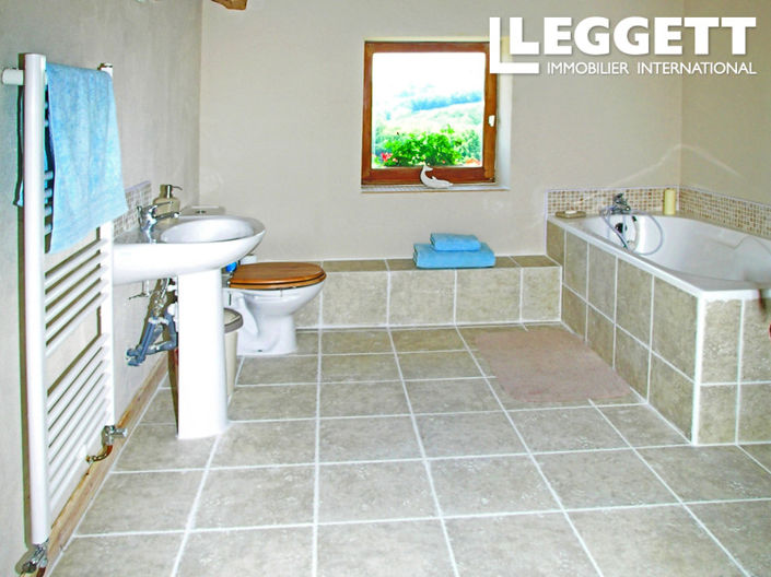 Image No.9-4 Bed House for sale