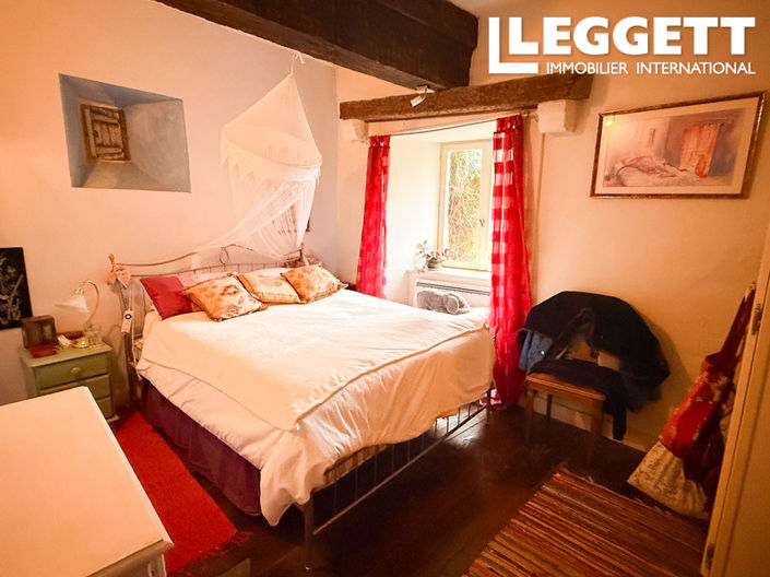 Image No.10-3 Bed House for sale