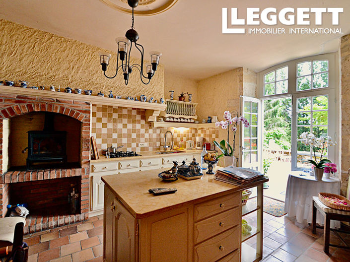 Image No.5-Châteaux de 5 chambres à vendre à Nontron