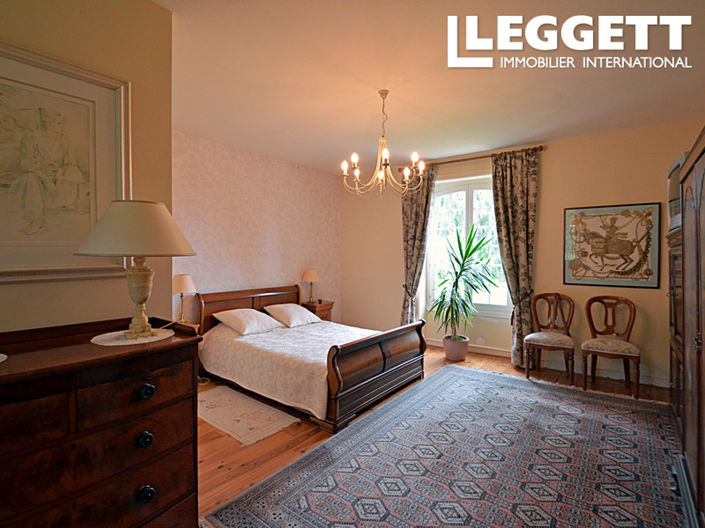 Image No.7-Châteaux de 5 chambres à vendre à Nontron