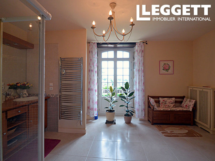 Image No.9-Châteaux de 5 chambres à vendre à Nontron