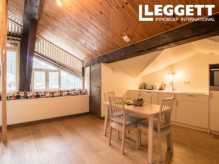 Image No.10-7 Bed House for sale