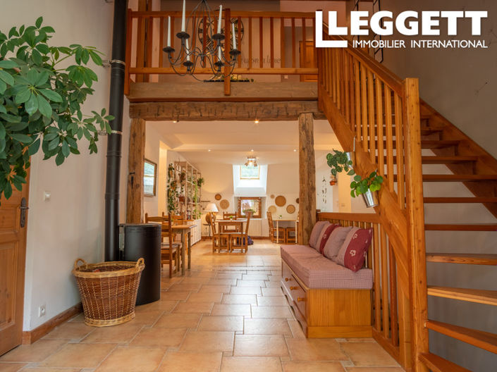 Image No.10-12 Bed House for sale