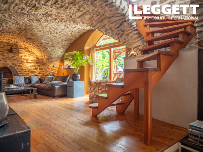 Image No.2-12 Bed House for sale