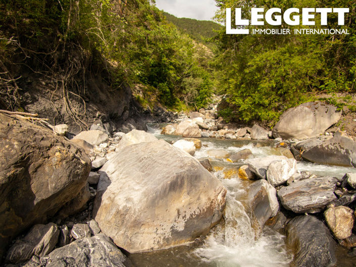 Image No.8-12 Bed House for sale