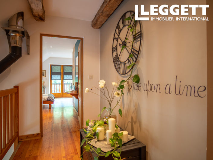 Image No.8-12 Bed House for sale