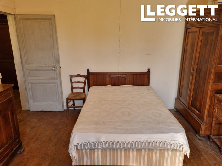 Image No.7-4 Bed House for sale