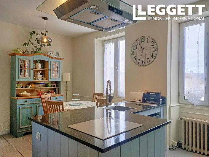 Image No.1-4 Bed House for sale