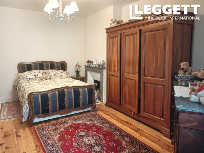 Image No.7-4 Bed House for sale