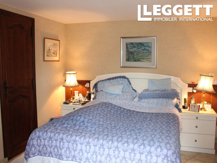 Image No.5-5 Bed House for sale