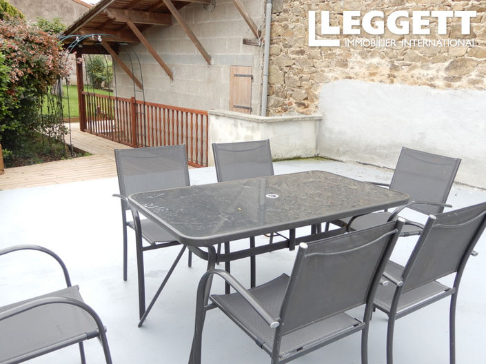 Image No.5-Maison de 4 chambres à vendre à Les Salles-Lavauguyon