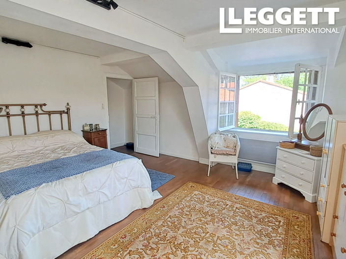 Image No.6-4 Bed House for sale