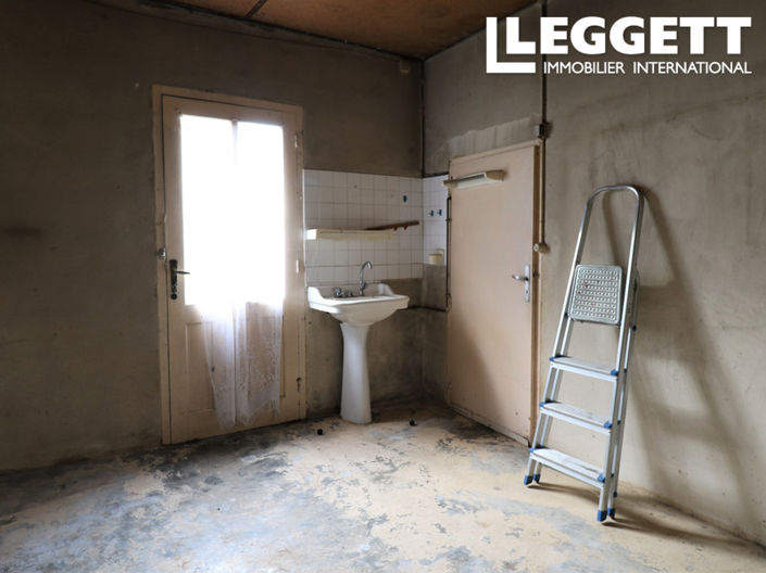 Image No.5-House for sale