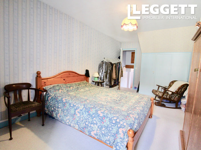 Image No.10-3 Bed House for sale