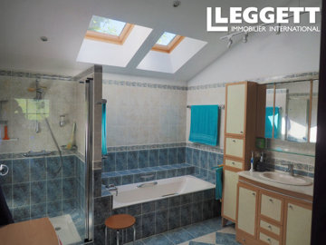 ahr0chm6ly9jzg4uagvzdglhlmltbw8vaw1hz2uvvevom