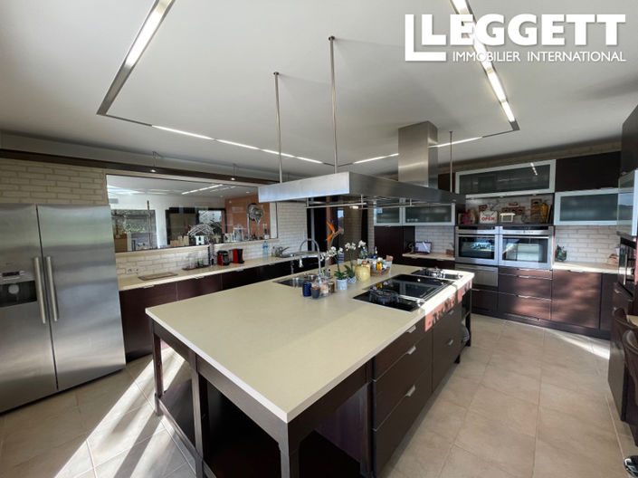 Image No.10-7 Bed House for sale