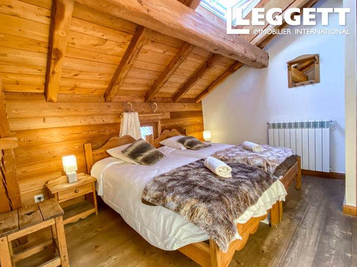 Image No.6-11 Bed House for sale