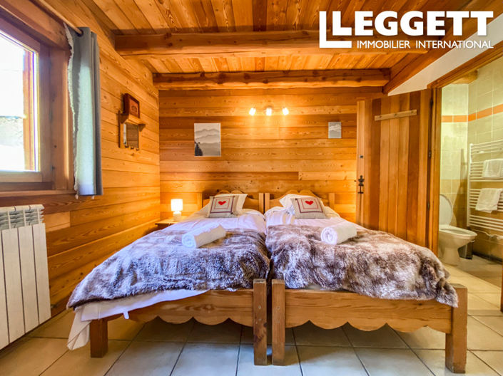 Image No.9-11 Bed House for sale