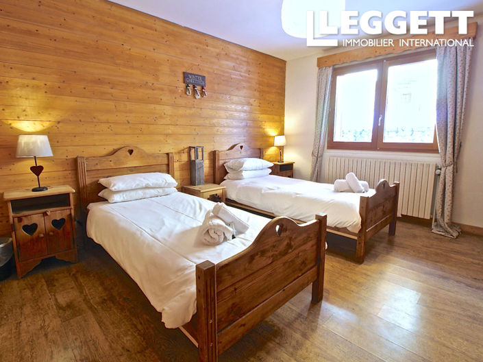 Image No.10-7 Bed House for sale