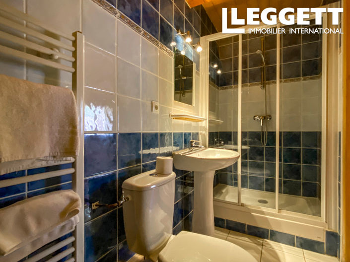 Image No.7-7 Bed House for sale