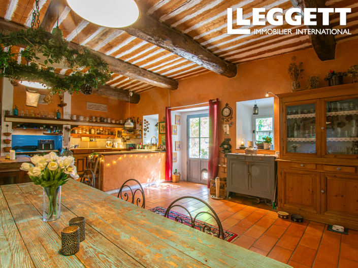 Image No.6-Maison de 8 chambres à vendre à Saint-Laurent-du-Verdon