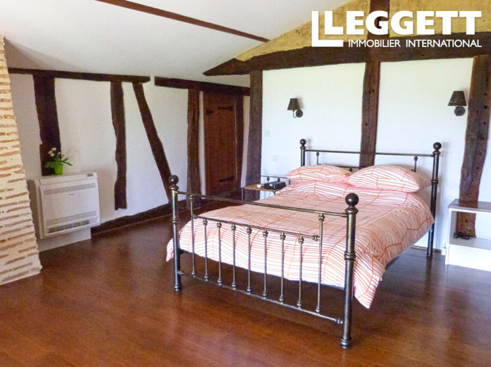 Image No.8-4 Bed House for sale