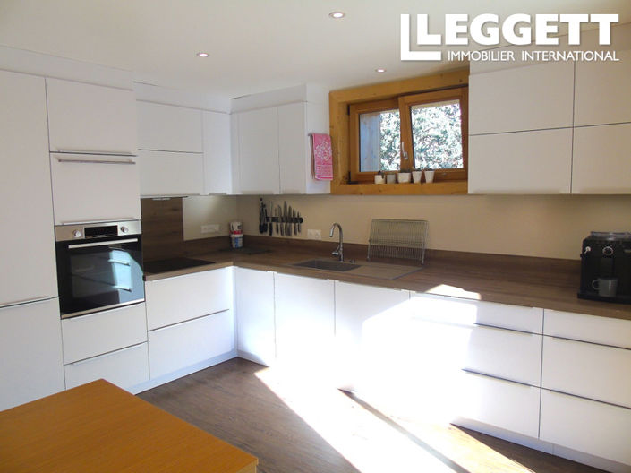 Image No.5-7 Bed House for sale