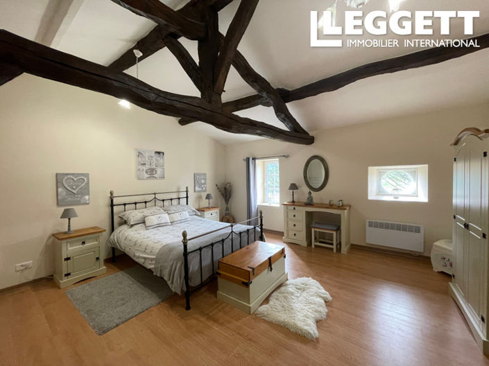 Image No.7-9 Bed House for sale