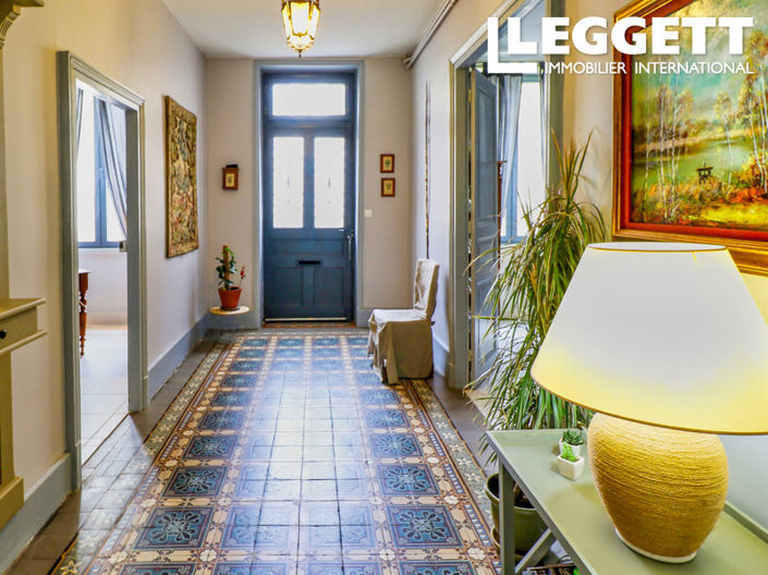 Image No.6-6 Bed House for sale