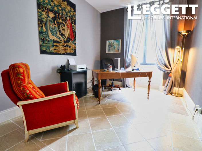 Image No.8-6 Bed House for sale