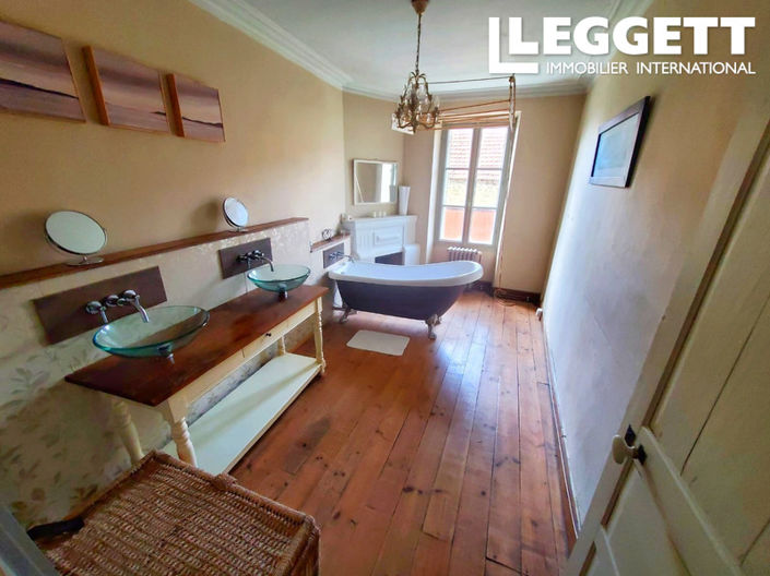 Image No.10-4 Bed House for sale