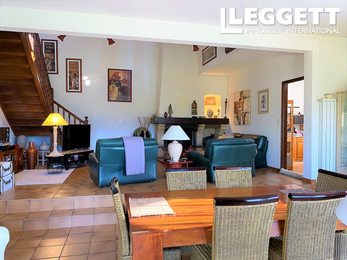 Image No.6-4 Bed House for sale