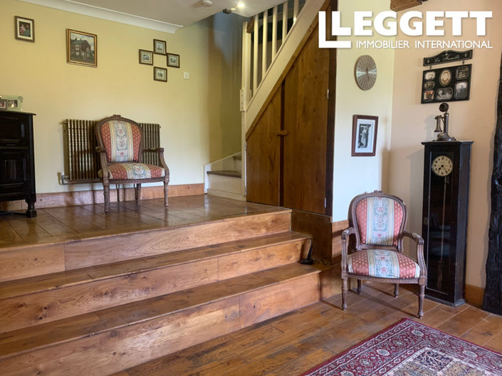 Image No.5-Maison de 8 chambres à vendre à Saint-Quentin-les-Chardonnets