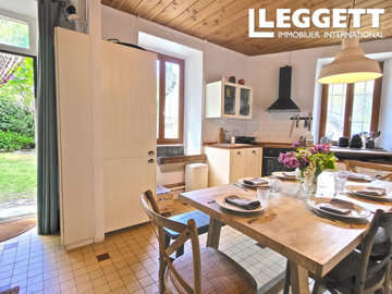 1 - Entraigues, House