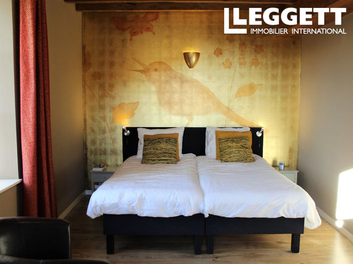 Image No.6-14 Bed House for sale
