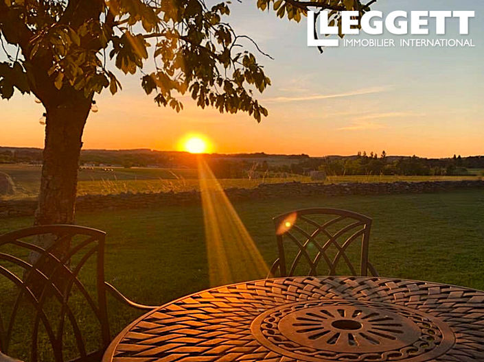 Image No.9-8 Bed House for sale