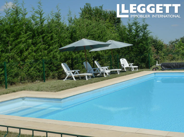 Image No.4-4 Bed Commercial for sale