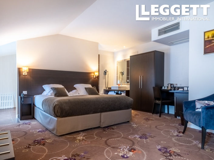 Image No.7-11 Bed Commercial for sale