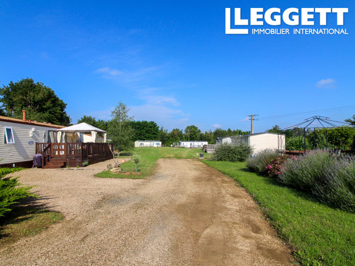 Image No.2-Commercial de 2 chambres à vendre à Airvault