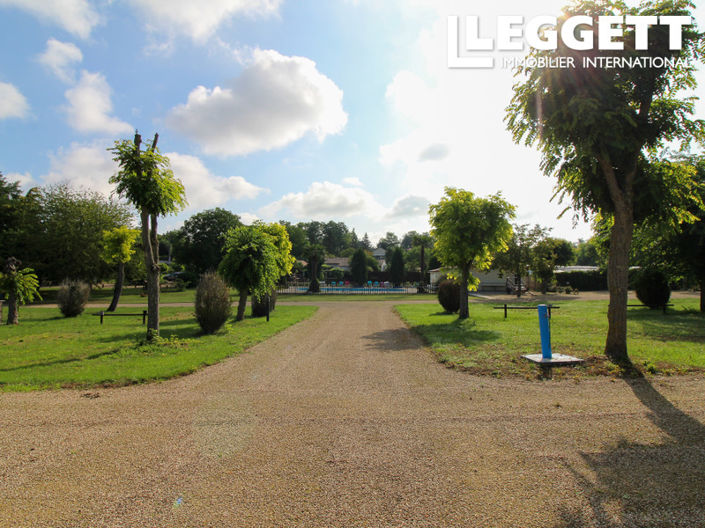 Image No.3-Commercial de 2 chambres à vendre à Airvault