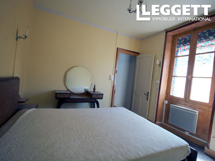 Image No.8-2 Bed House for sale