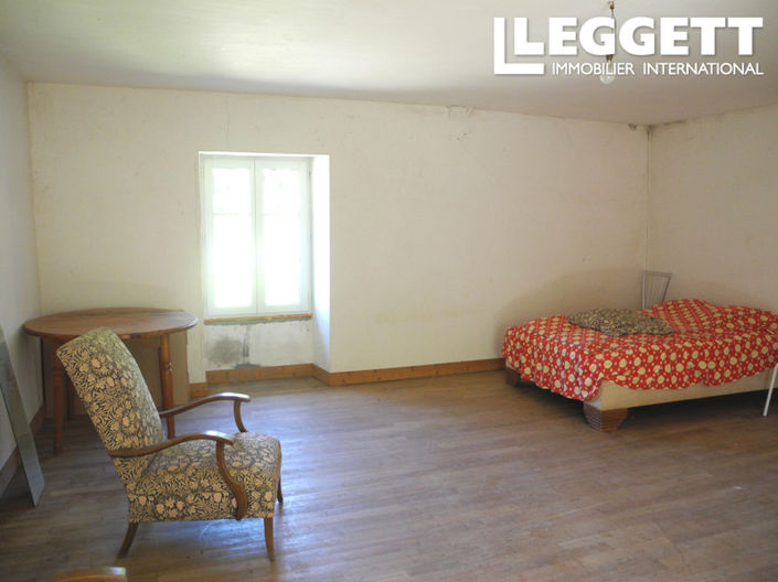 Image No.5-2 Bed House for sale