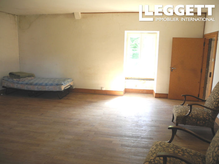 Image No.6-2 Bed House for sale