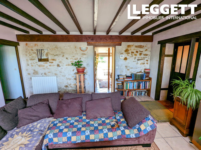 Image No.3-8 Bed House for sale