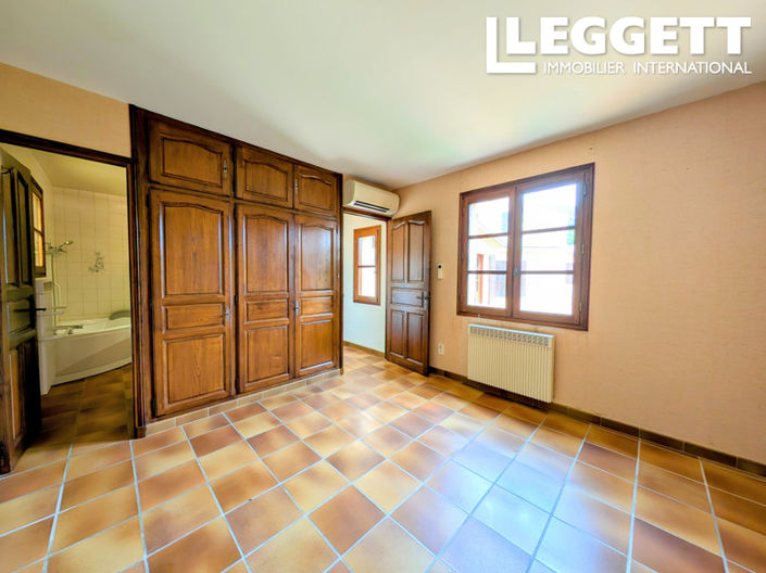 Image No.9-4 Bed House for sale