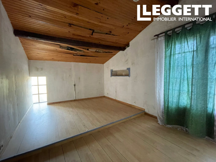 Image No.8-3 Bed House for sale