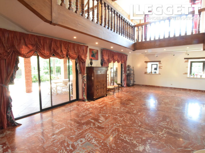 Image No.6-6 Bed House for sale
