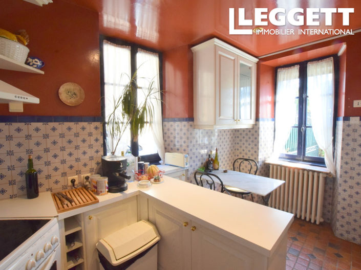 Image No.7-6 Bed House for sale