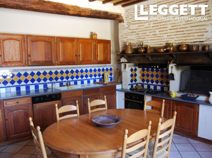 Image No.7-7 Bed House for sale